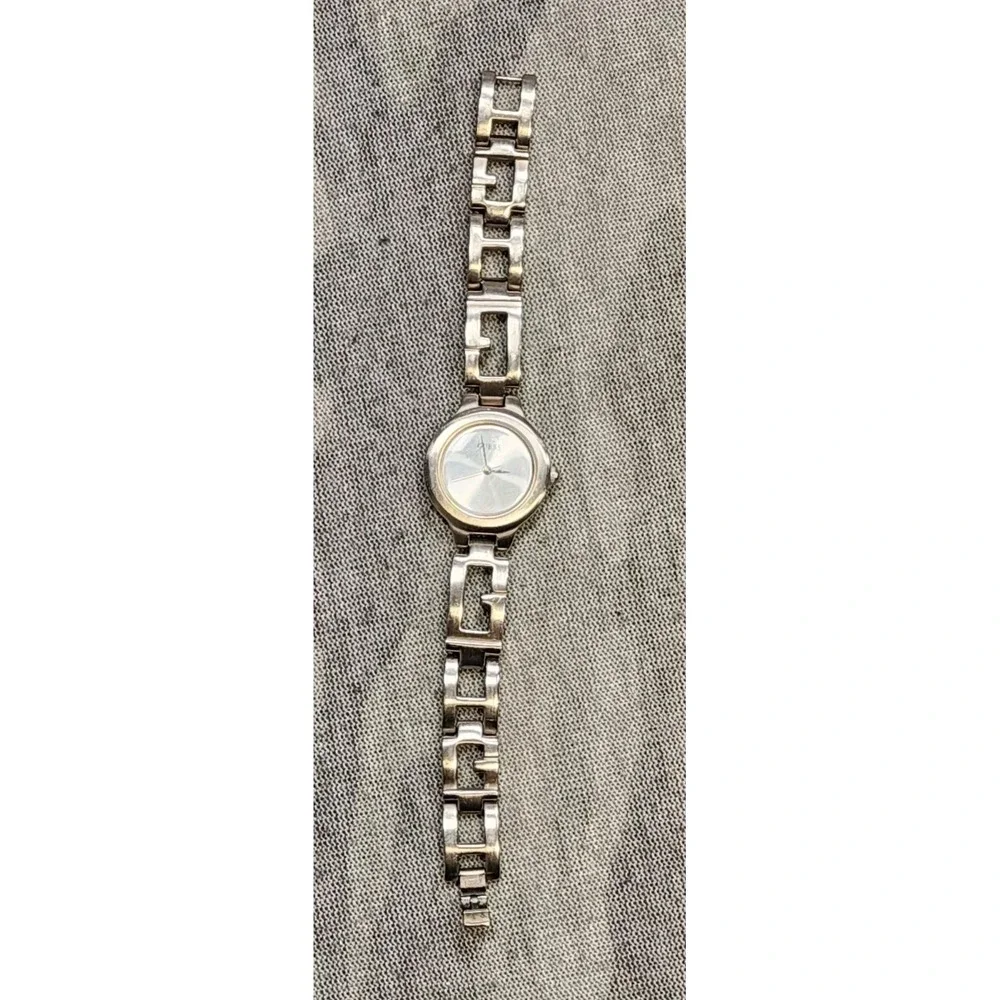 Vtg GUESS Women's Watch Model G65919L Silver Tone Bracelet New Battery FREE $HIP
